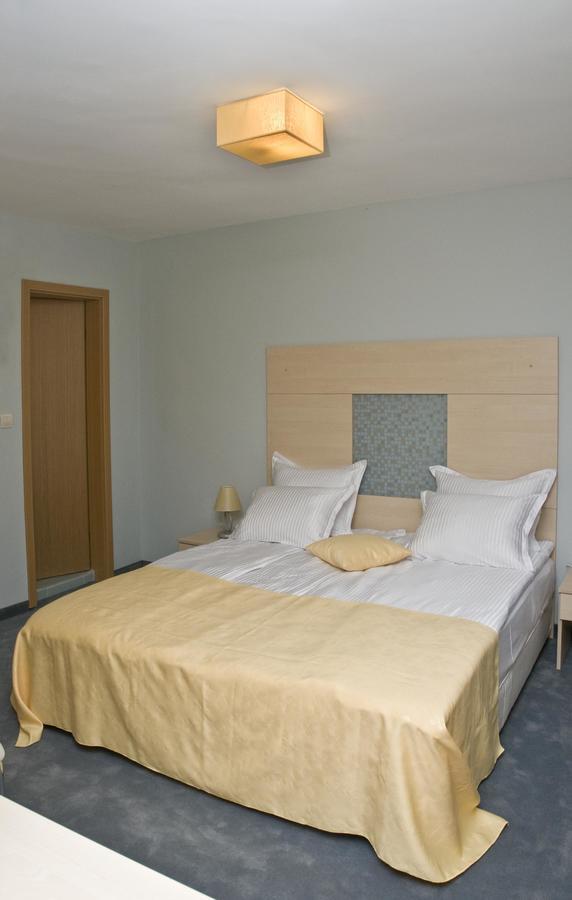Hotel 4 Zona Szófia Kültér fotó