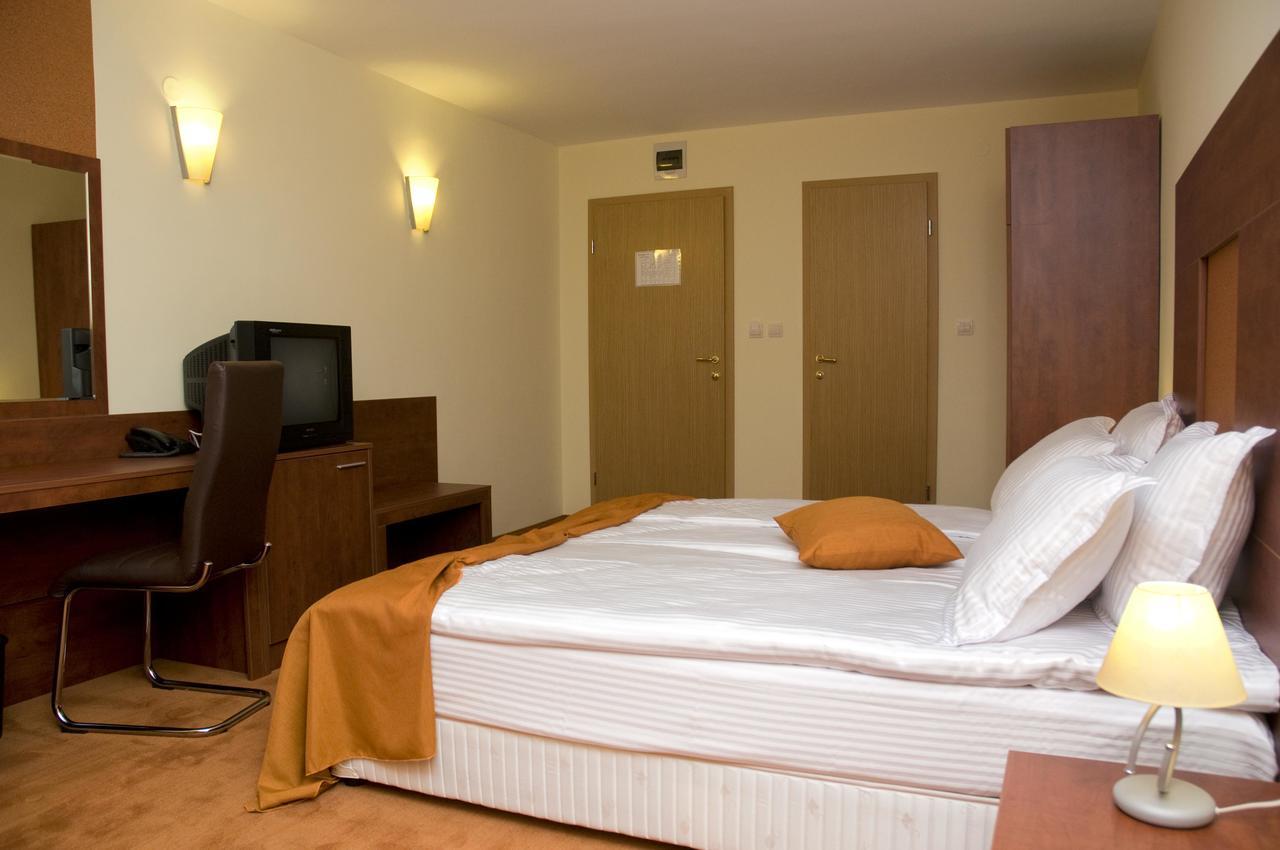 Hotel 4 Zona Szófia Kültér fotó